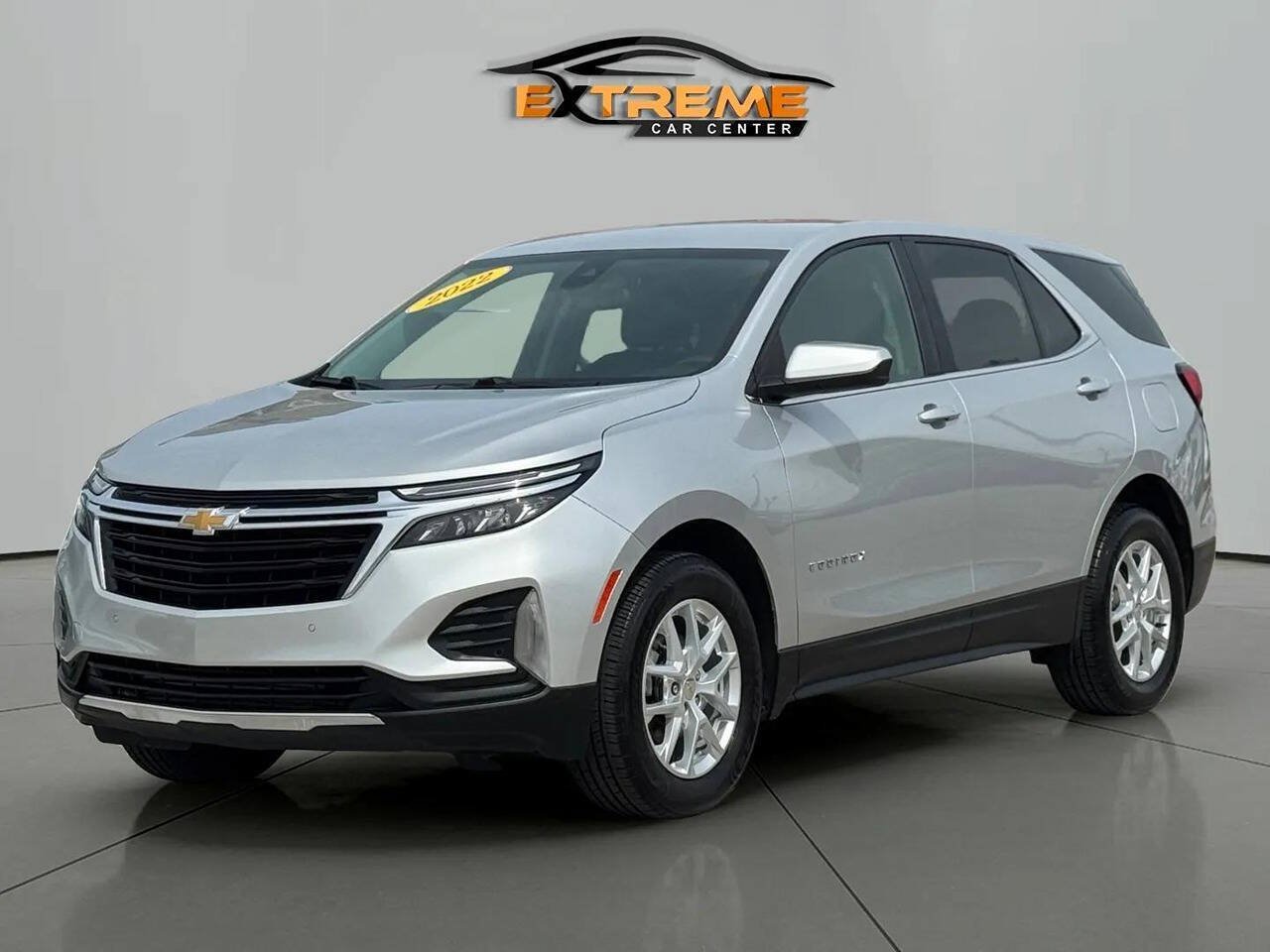 Used 2022 Chevrolet Equinox LT w/ Driver Convenience Package AWD/4WD image 2