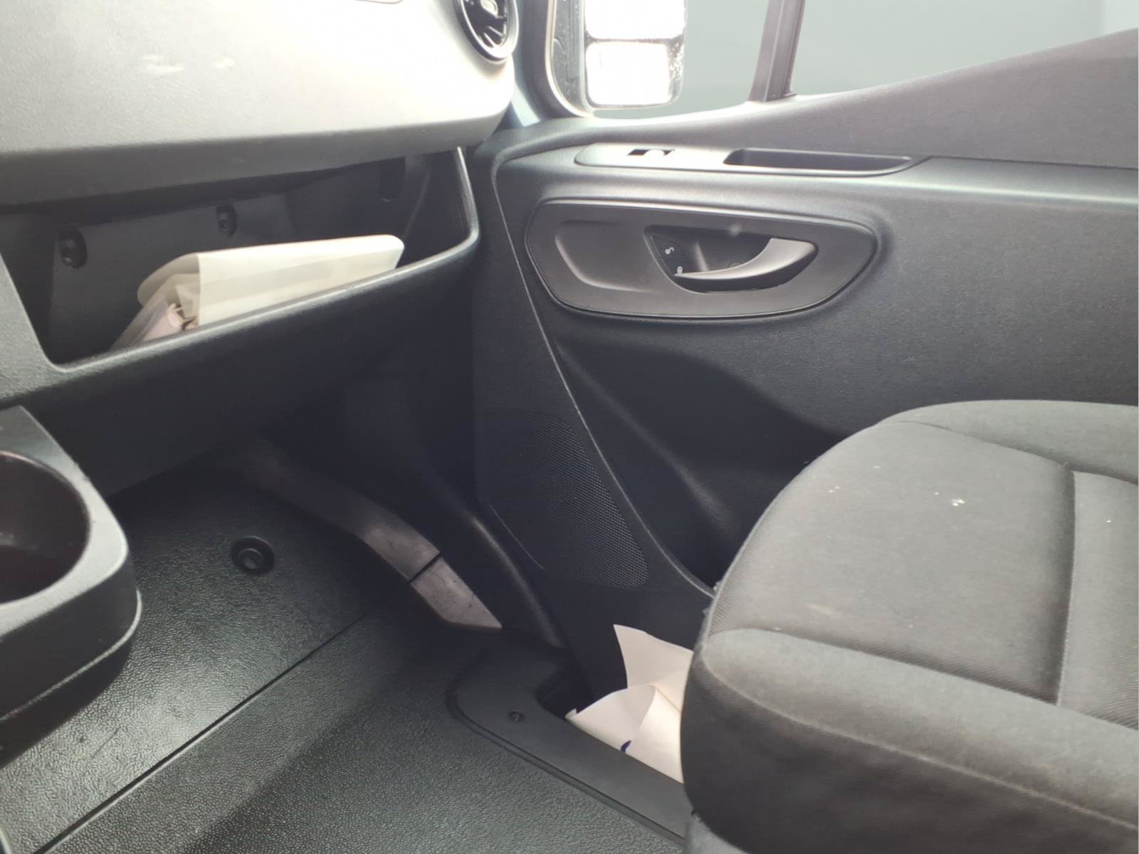 Used 2019 Mercedes-Benz Sprinter 144 image 20