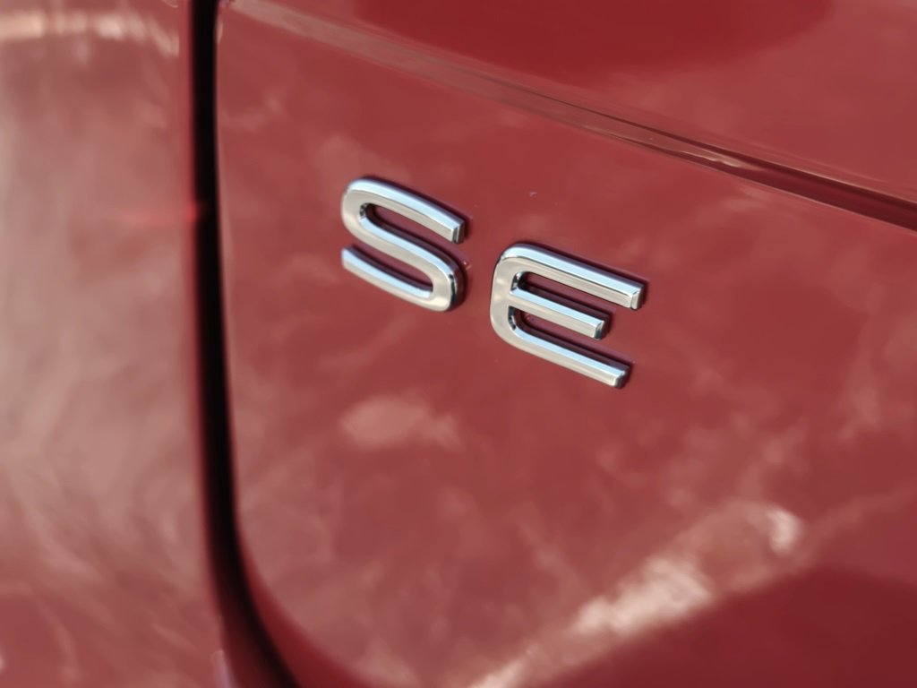 Used 2024 Volkswagen Tiguan SE R-Line image 8