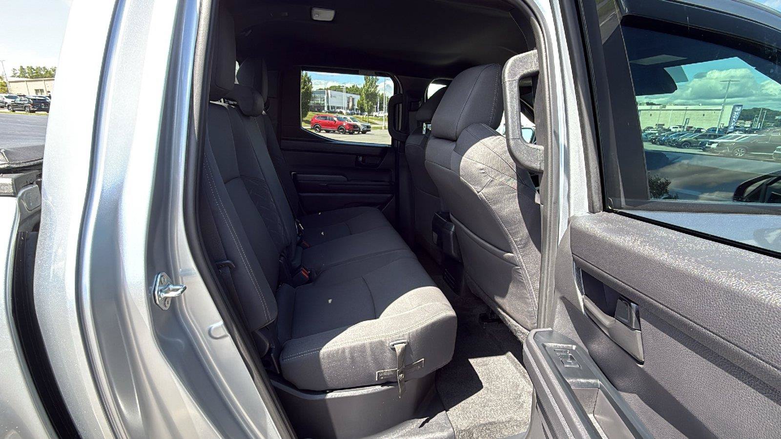 Used 2025 Toyota Tacoma SR5 AWD/4WD image 19