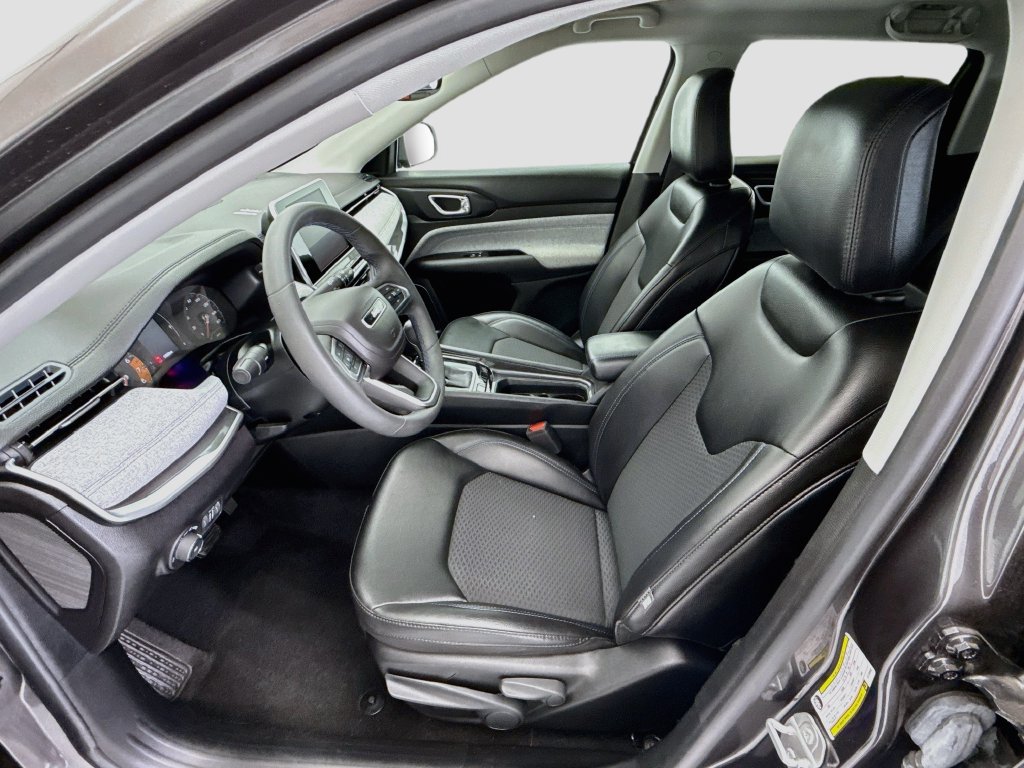 Used 2022 Jeep Compass Latitude FWD image 17