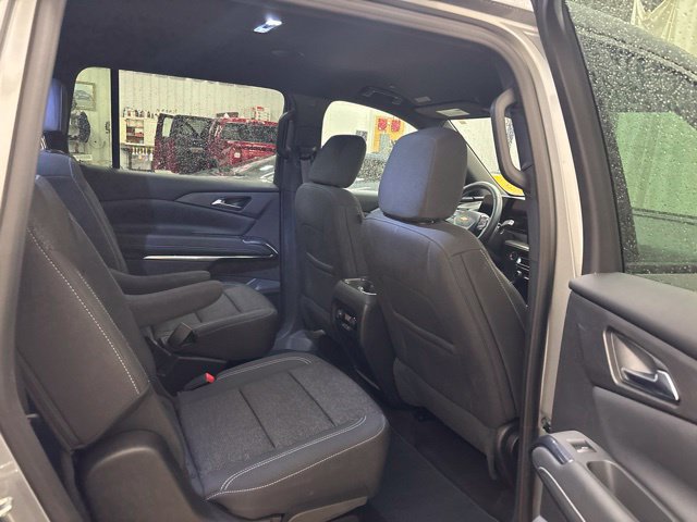 Used 2026 Chevrolet Traverse LT FWD image 14