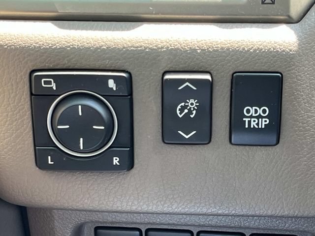 Used 2017 Lexus GX 460 AWD/4WD image 35