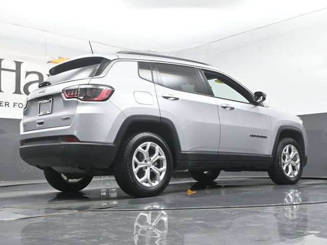 Used 2024 Jeep Compass Latitude AWD/4WD image 37