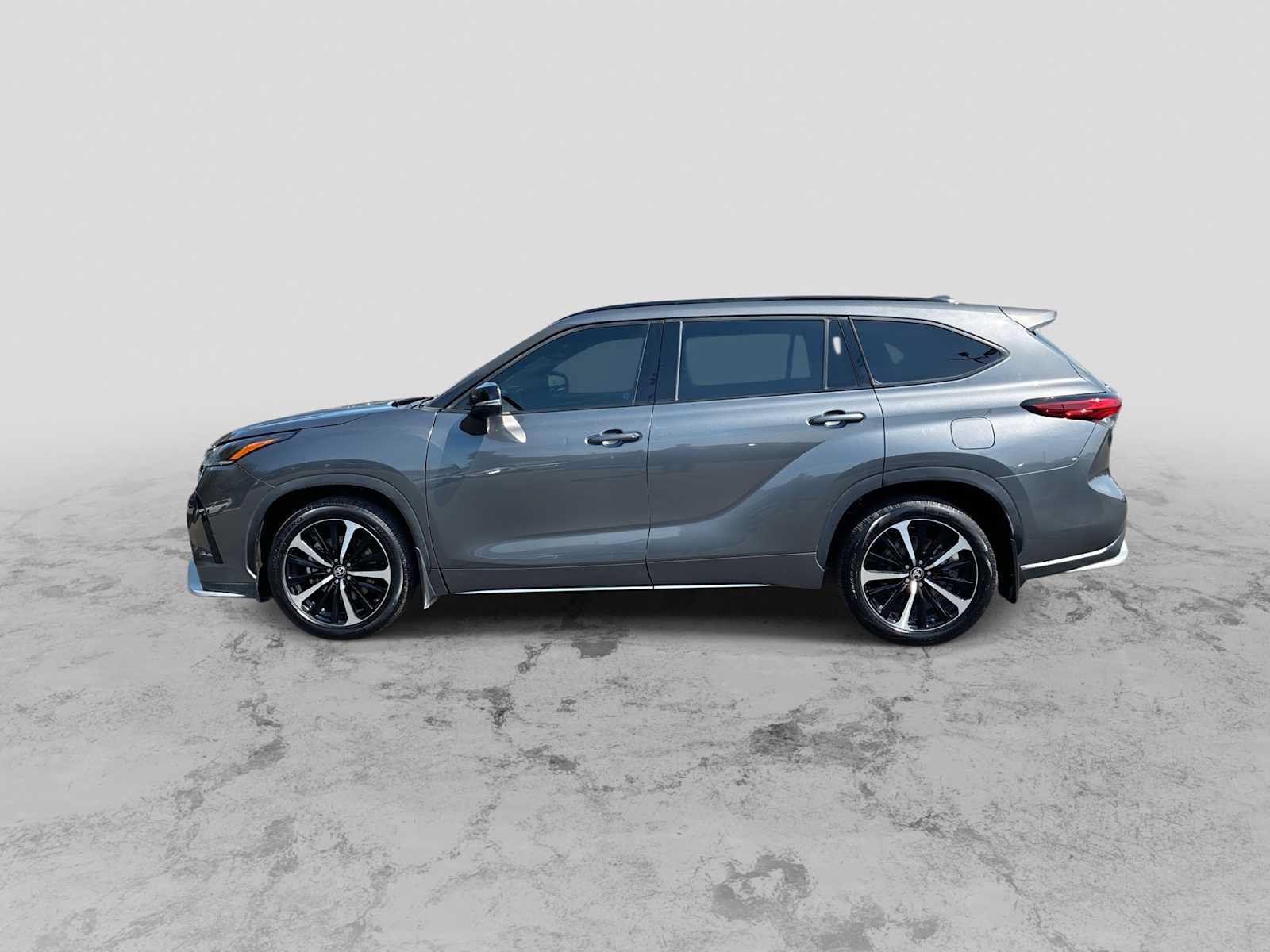 Used 2021 Toyota Highlander XSE AWD/4WD image 5
