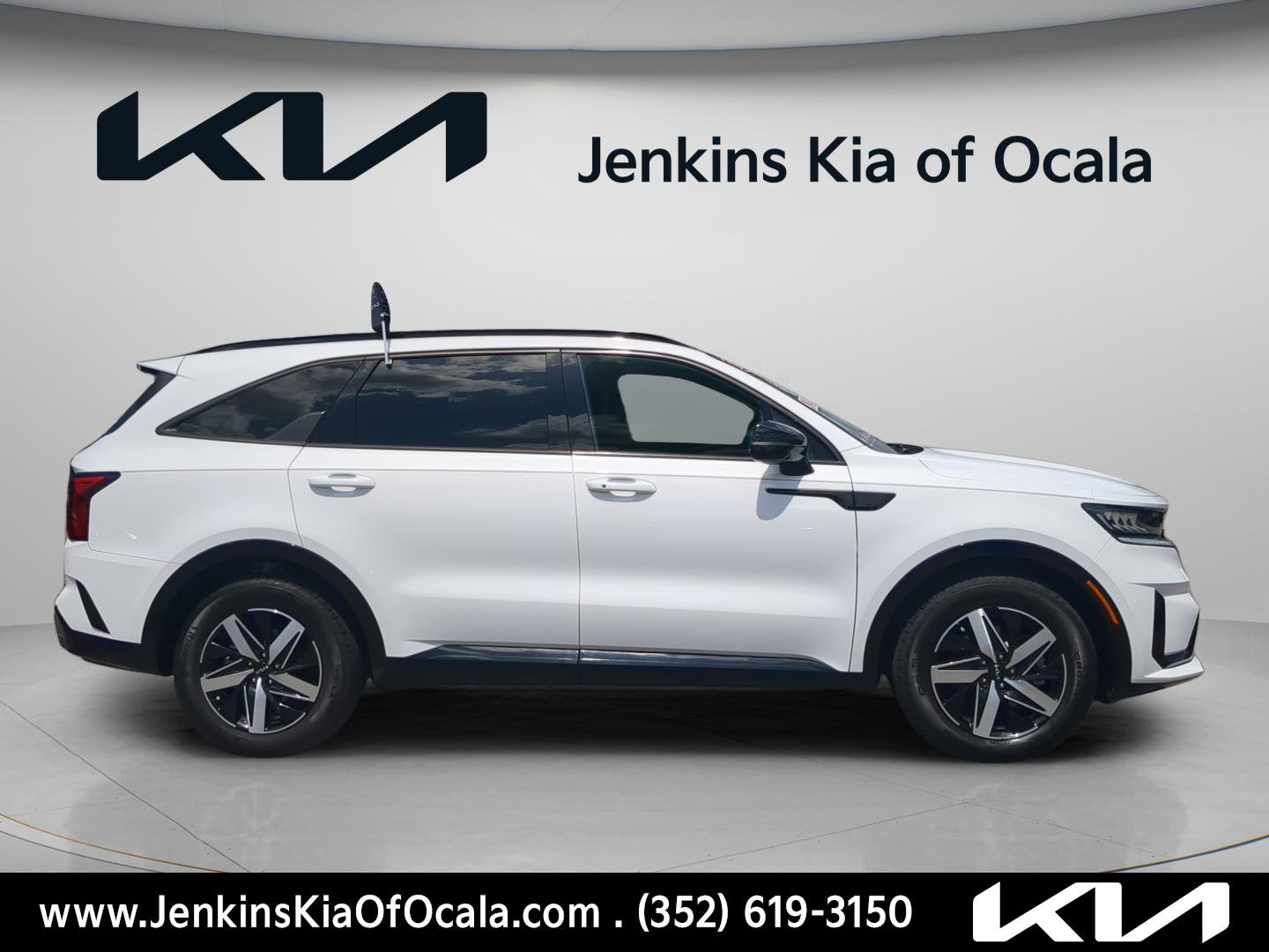 Certified 2023 Kia Sorento S w/ Panoramic Sunroof Package FWD image 2