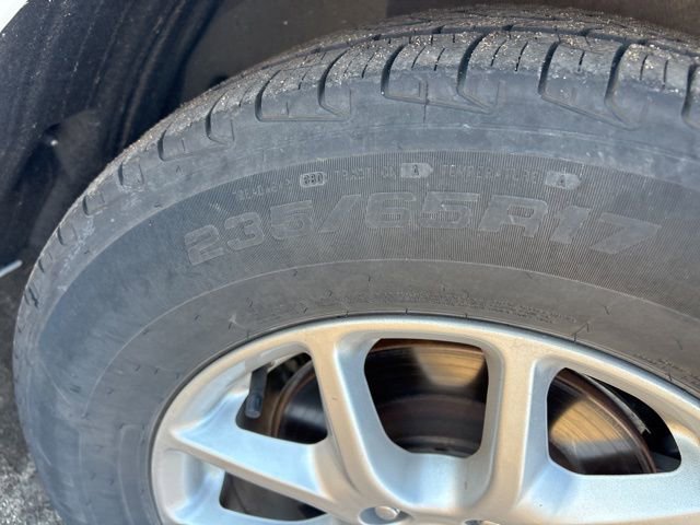 Used 2024 Chrysler Pacifica Touring-L image 11