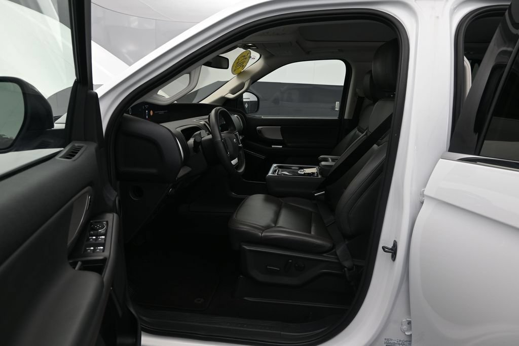Used 2025 Ford Expedition Active AWD/4WD image 17