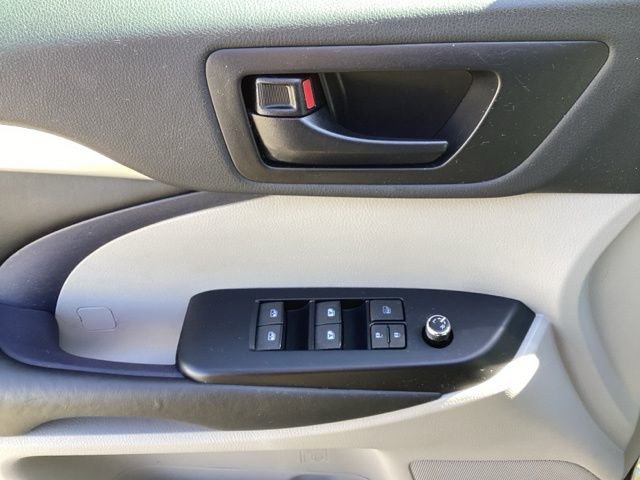 Used 2019 Toyota Highlander Plus image 26