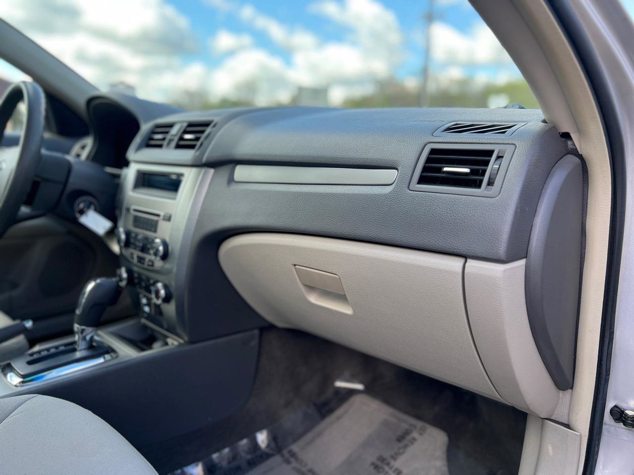 Used 2010 Ford Fusion SE FWD image 38