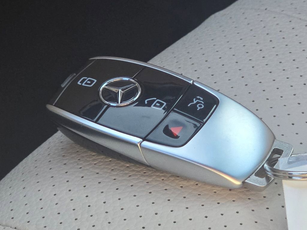 Certified 2023 Mercedes-Benz E 350 4MATIC Sedan image 39