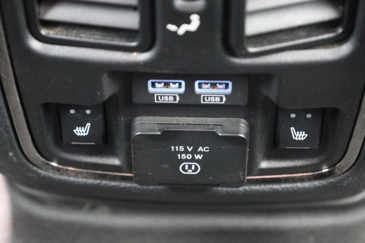 Used 2018 Dodge Durango SRT w/ Trailer Tow Group IV image 23