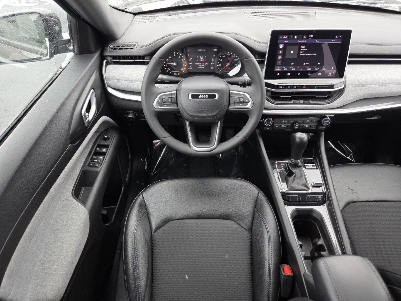 Used 2023 Jeep Compass Latitude w/ Convenience Group image 25