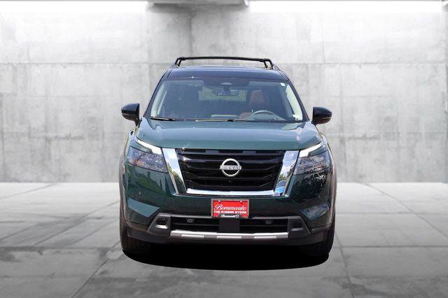 Used 2025 Nissan Pathfinder Platinum AWD/4WD image 4