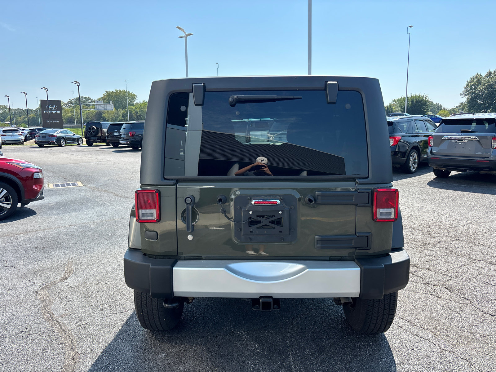 Used 2015 Jeep Wrangler Unlimited Sahara w/ Connectivity Group AWD/4WD image 6