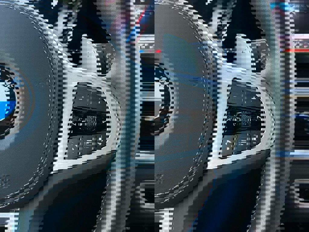 Used 2025 BMW X5 M60i image 35