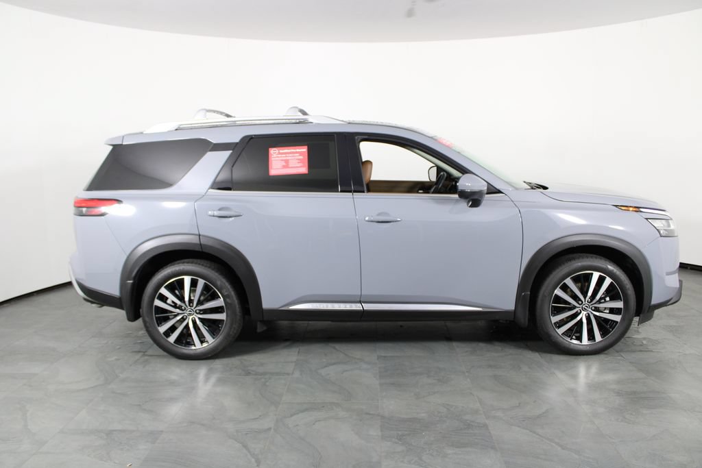 Certified 2023 Nissan Pathfinder Platinum w/ Cargo Package AWD/4WD image 12