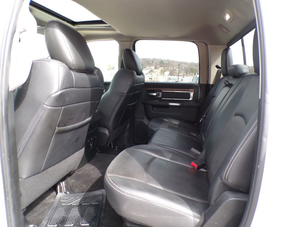 Used 2017 RAM 1500 Laramie w/ Convenience Group AWD/4WD image 19