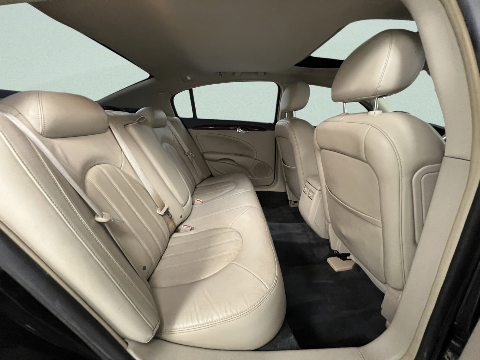 Used 2006 Buick Lucerne CXS w/ Driver Confidence Package FWD image 34