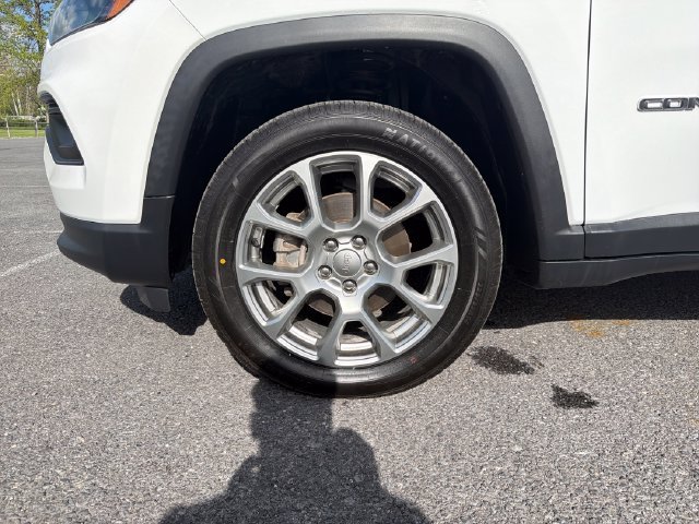 Used 2022 Jeep Compass Latitude AWD/4WD image 25