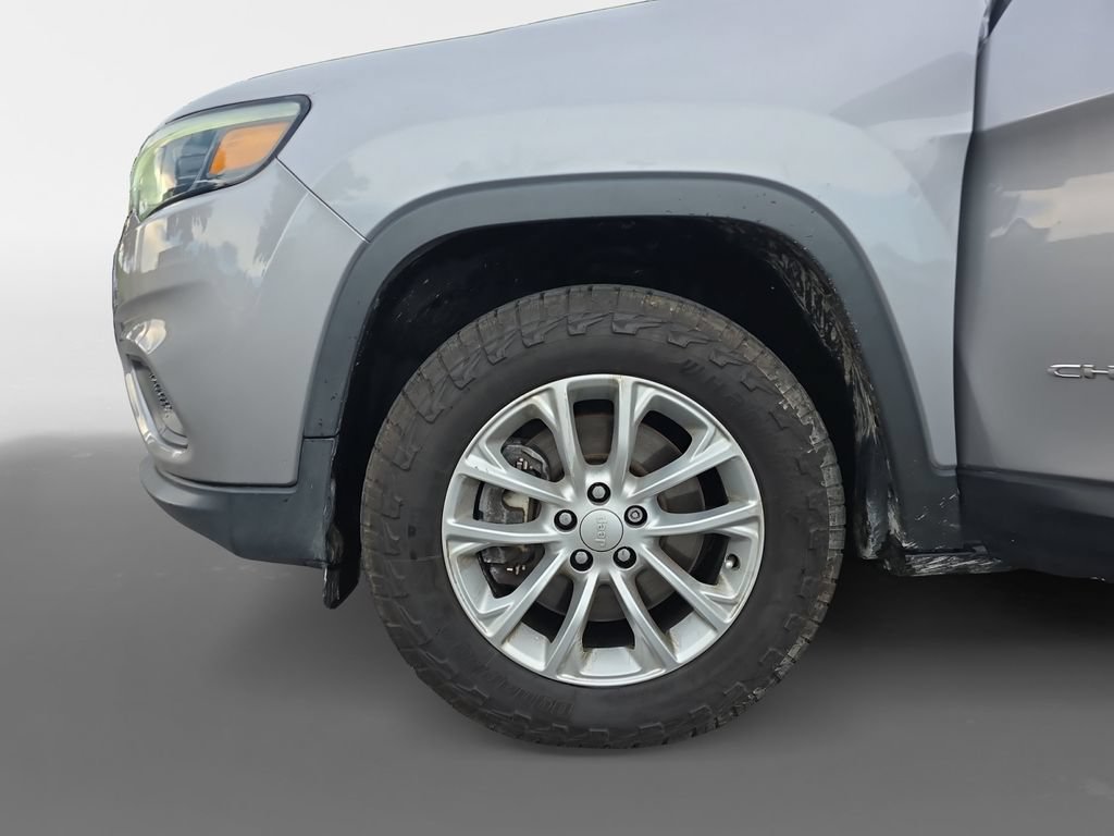Used 2019 Jeep Cherokee Latitude w/ Cold Weather Group AWD/4WD image 13