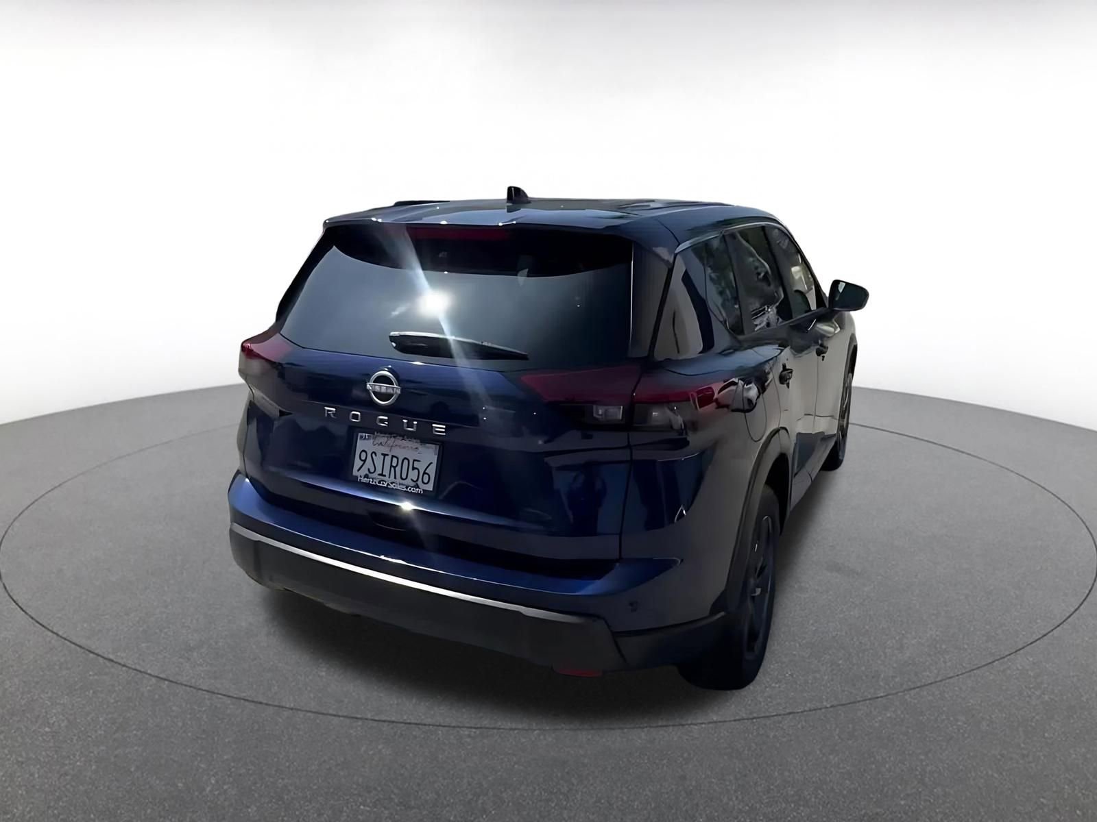 Used 2025 Nissan Rogue SV FWD image 15