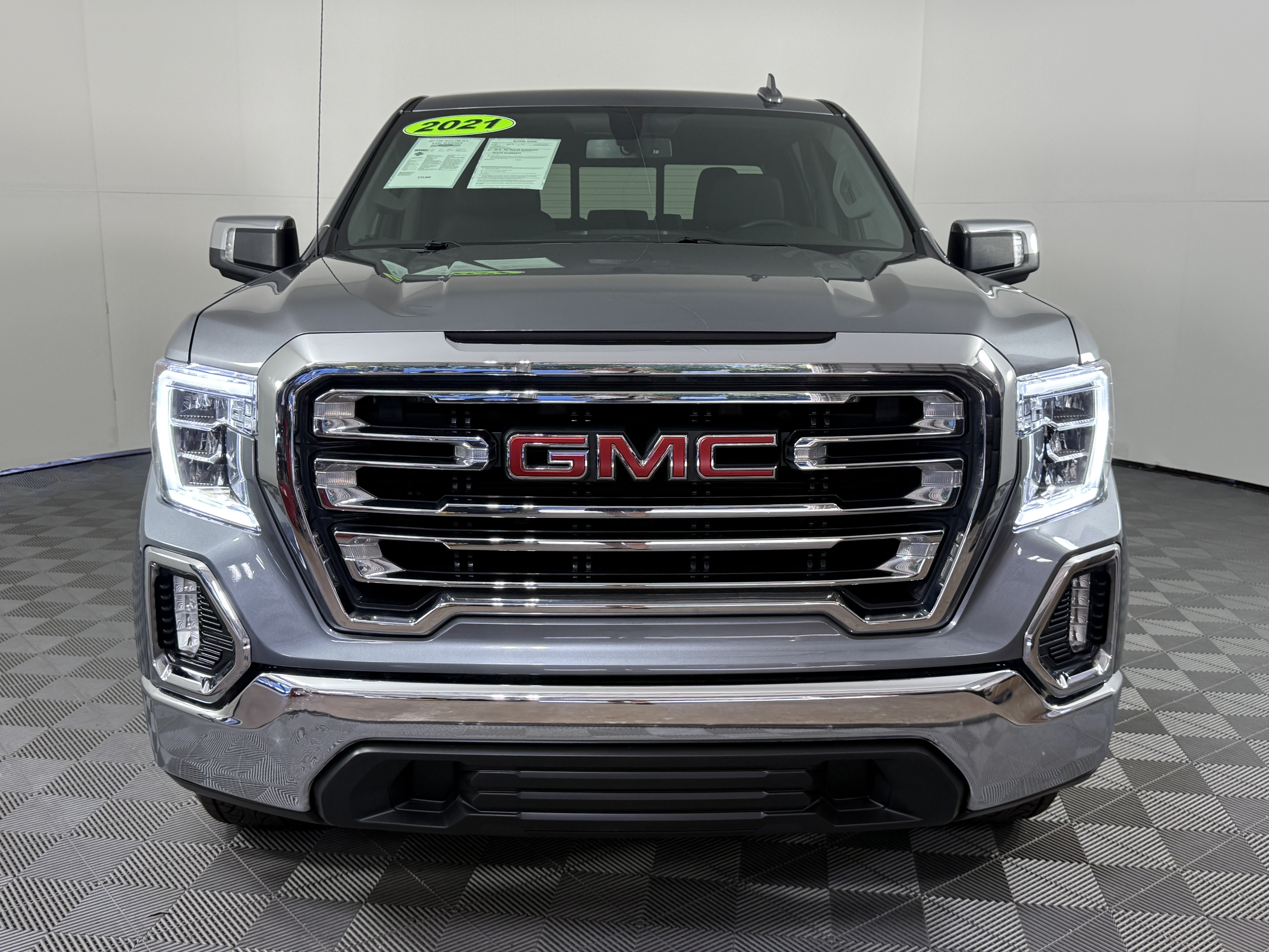 Used 2021 GMC Sierra 1500 SLT w/ SLT Premium Package RWD image 6