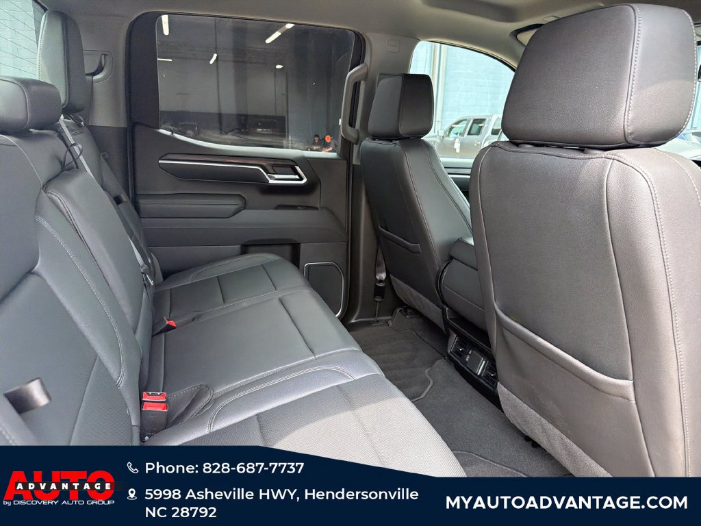Used 2025 GMC Sierra 1500 SLT AWD/4WD image 33