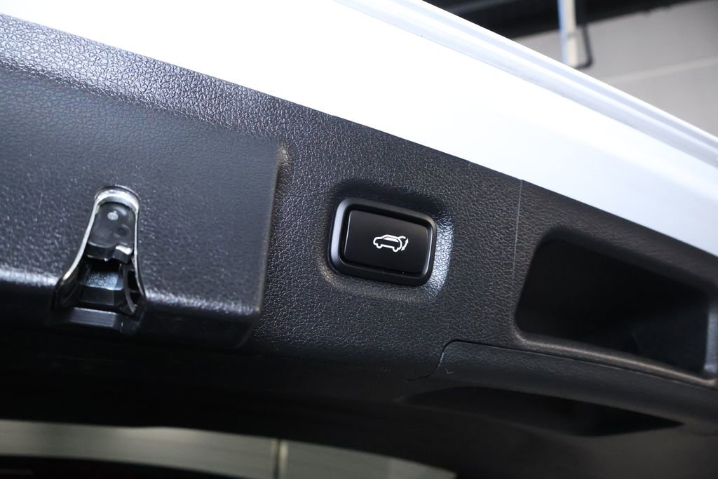 Used 2023 Hyundai Santa Fe Limited image 20