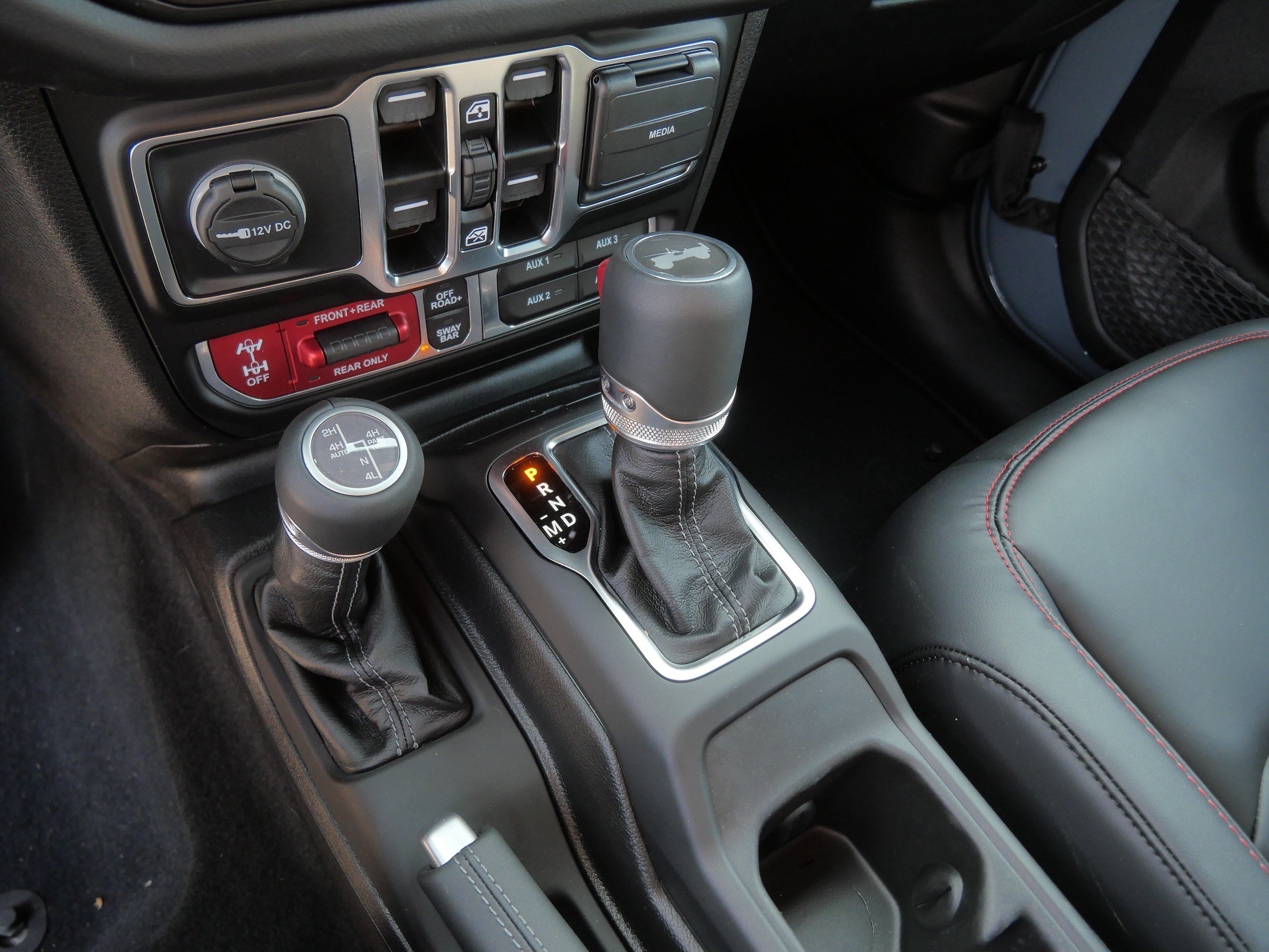 Used 2025 Jeep Wrangler Unlimited Rubicon AWD/4WD image 24