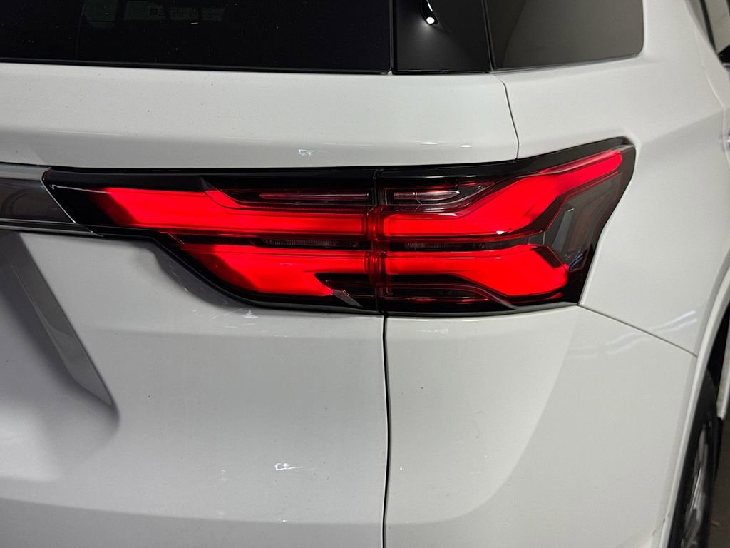 Used 2022 Chevrolet Traverse Premier image 34