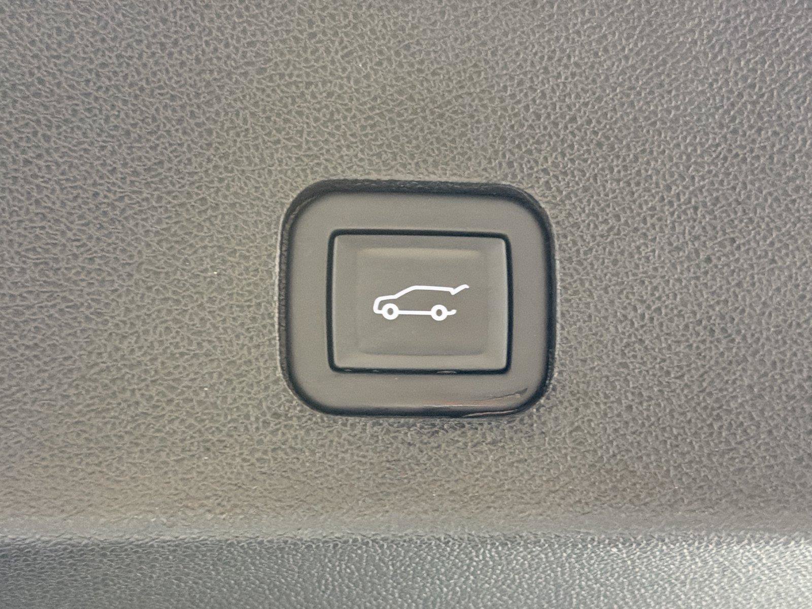Used 2023 Cadillac XT6 Premium Luxury FWD image 20