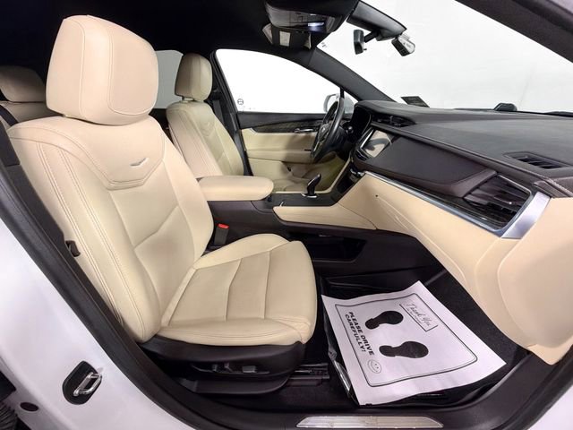 Used 2017 Cadillac XT5 FWD image 28