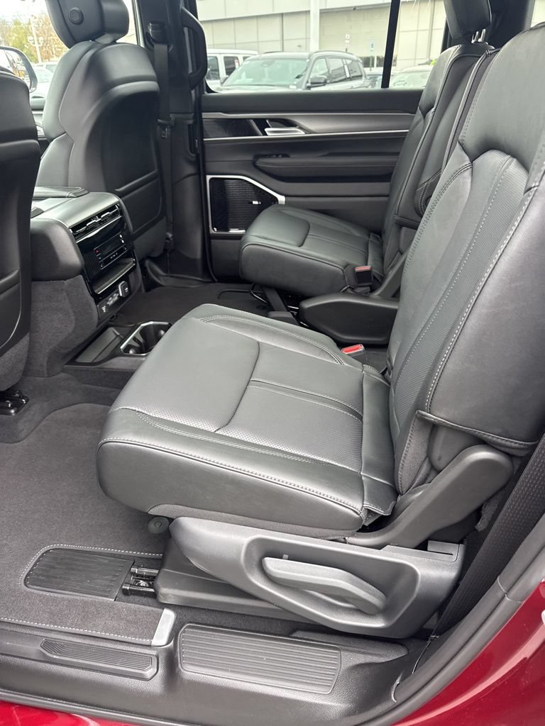 New 2026 Jeep Grand Wagoneer Limited w/ Premium Group II AWD/4WD image 13
