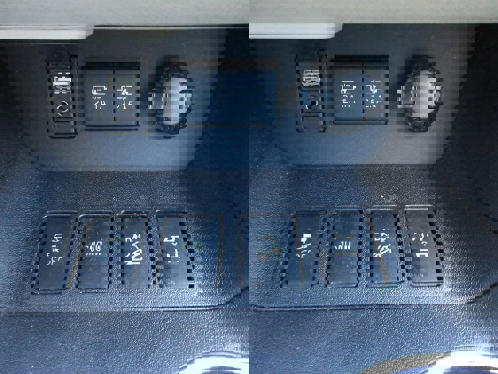 Used 2017 Toyota Highlander Limited image 7