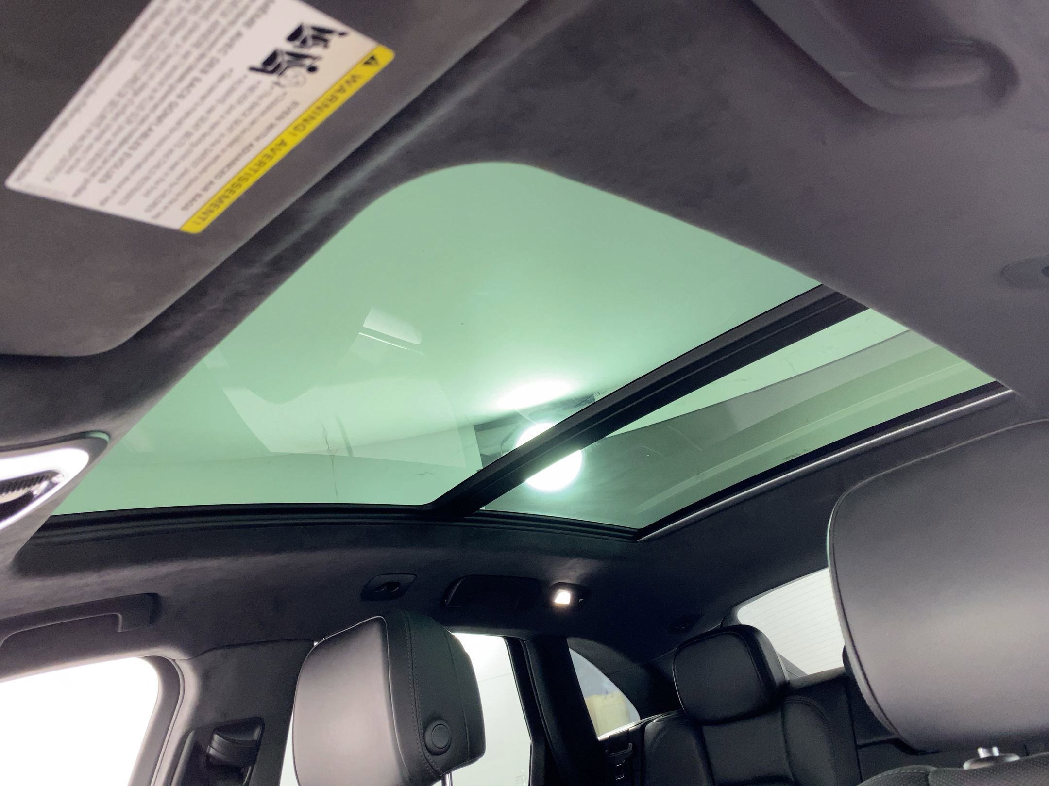 Used 2018 Porsche Macan Turbo w/ Premium Package Plus image 12