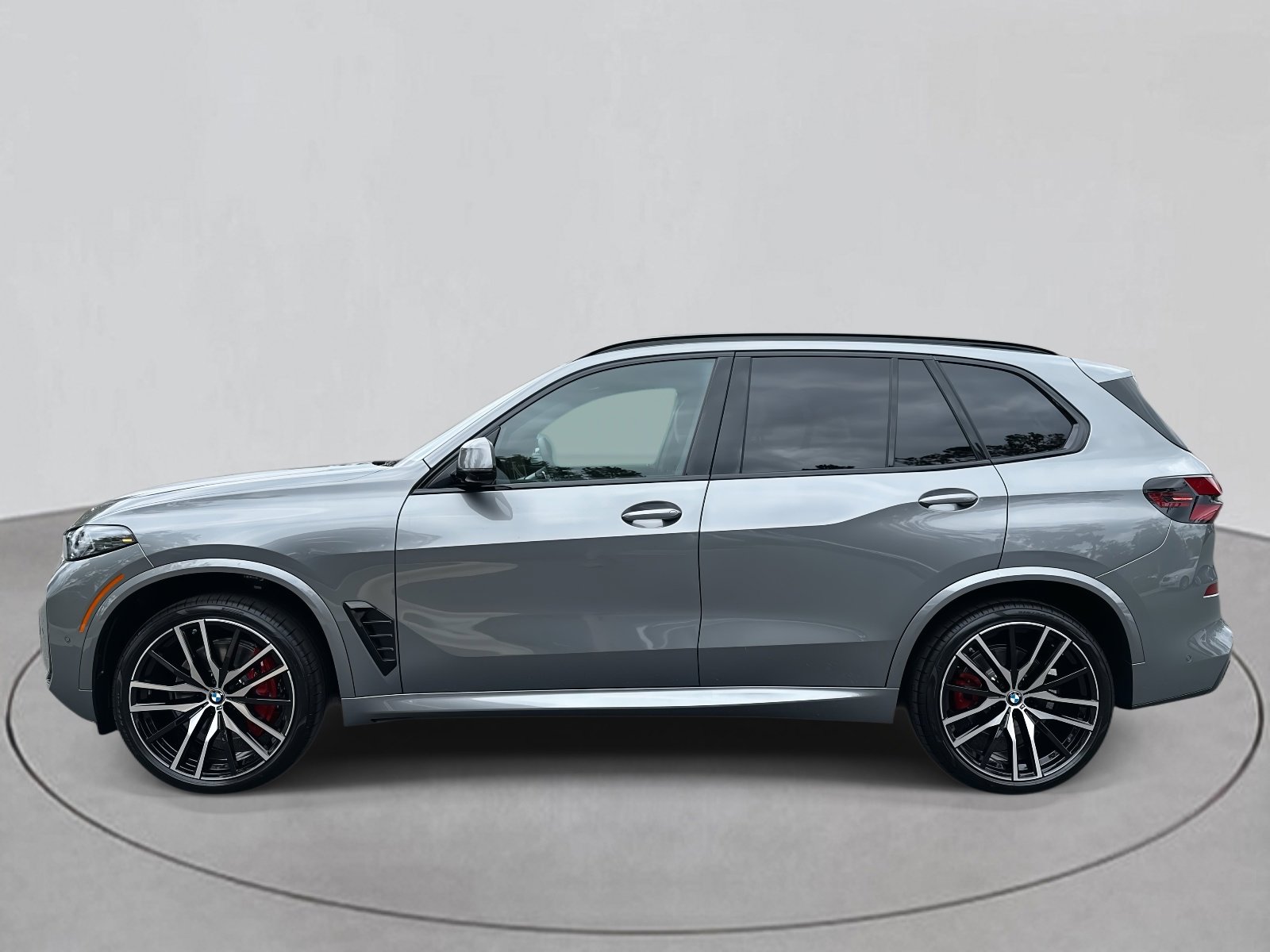 New 2026 BMW X5 sDrive40i w/ M Sport Package image 2