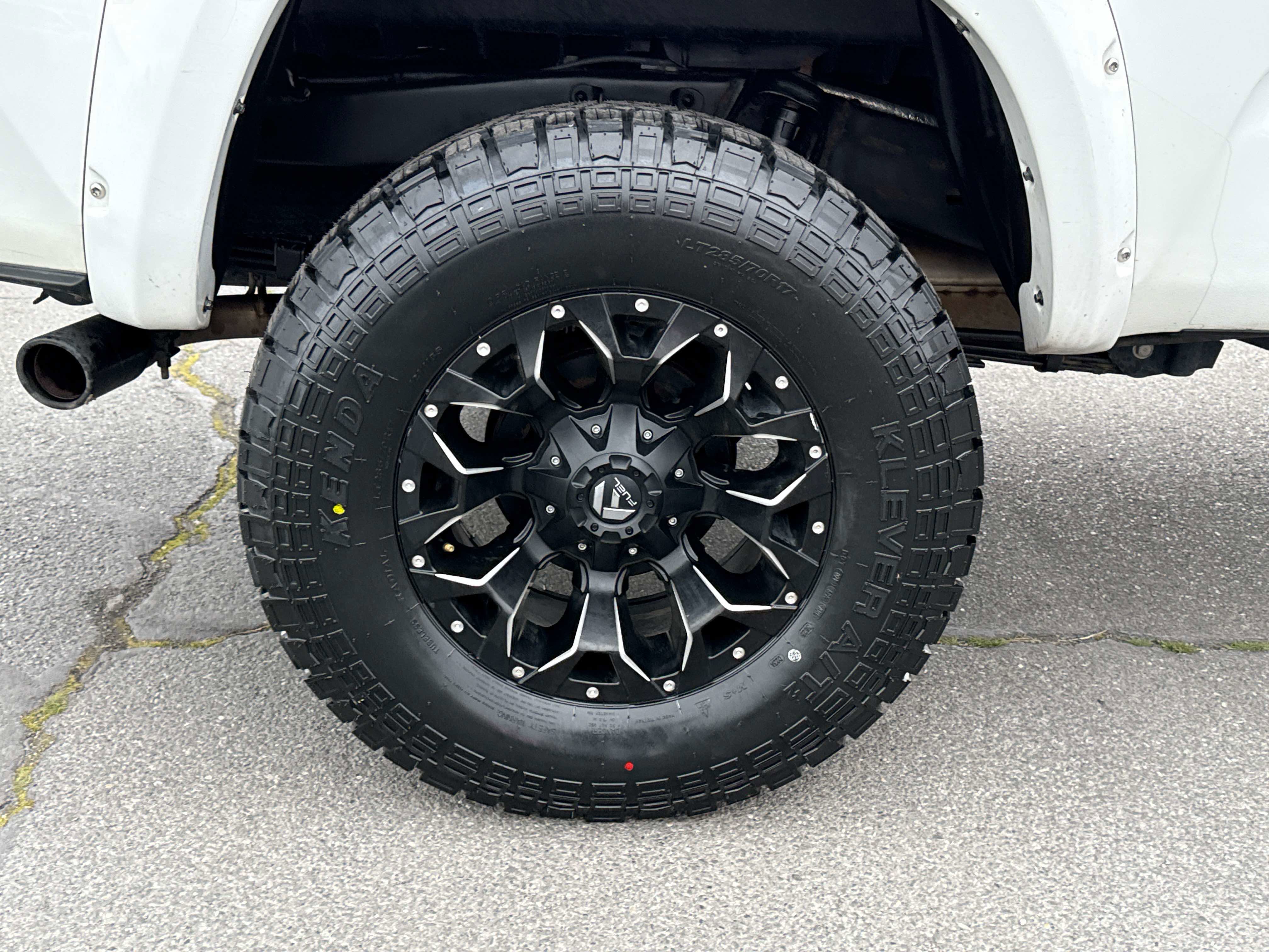 Used 2023 Toyota Tacoma TRD Sport w/ Black Out Package (TMS) image 7