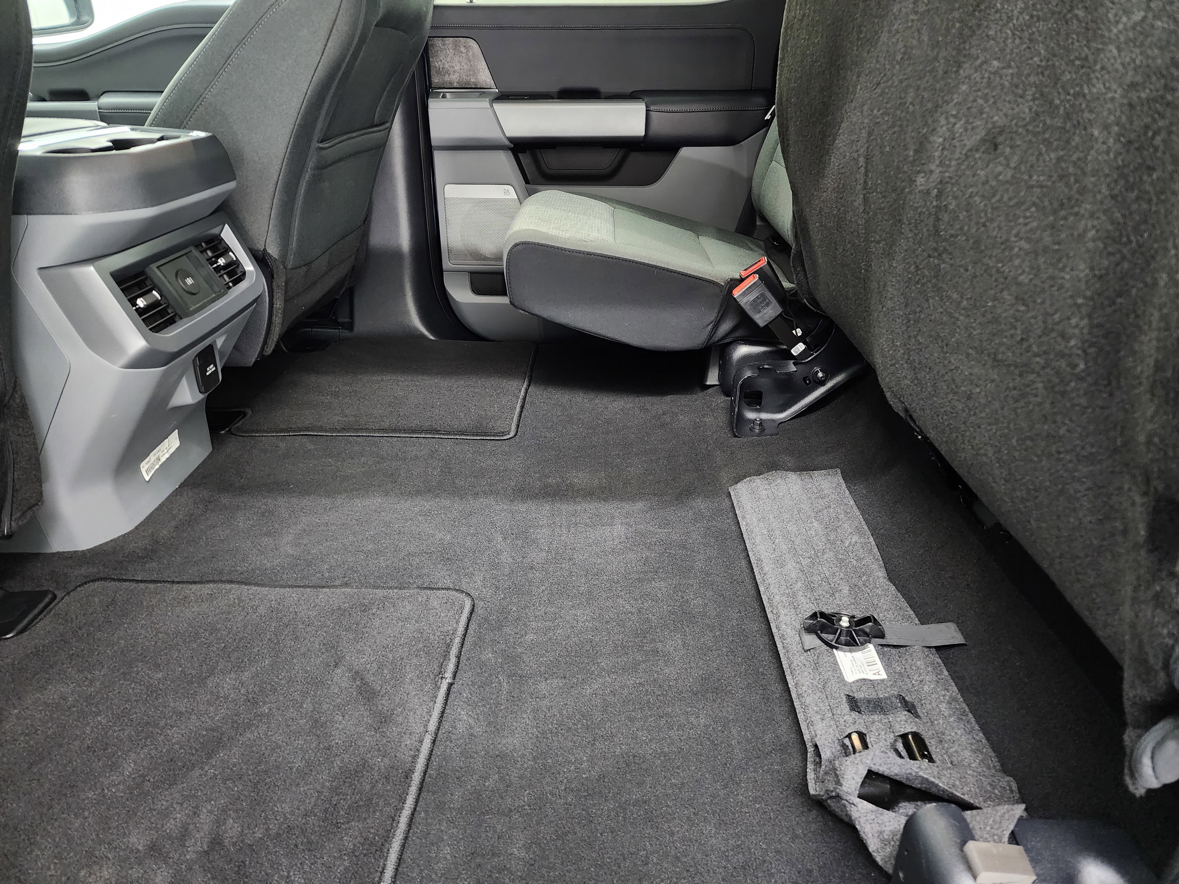 Used 2025 Ford F250 XLT w/ Black Appearance Package image 37