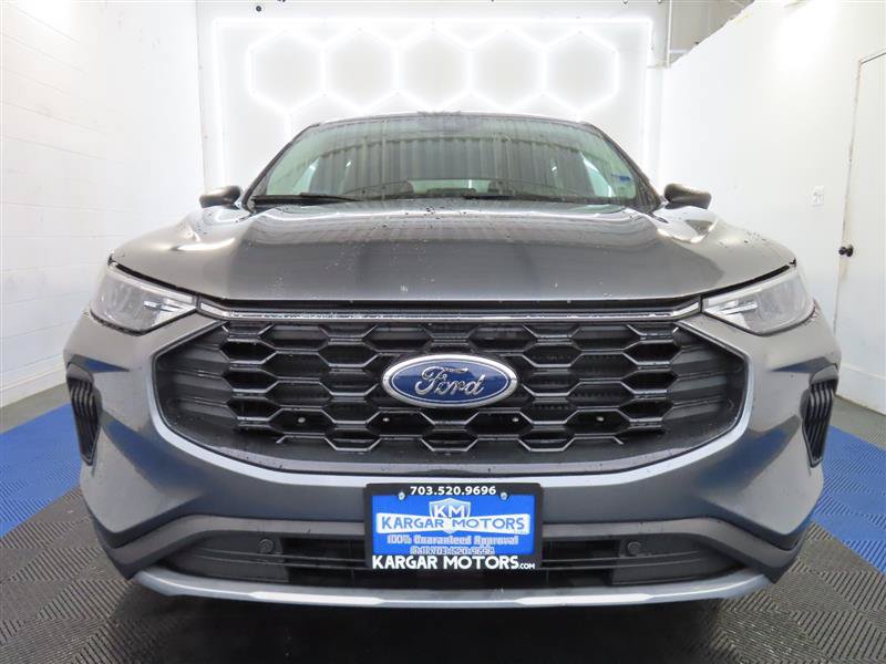 Used 2025 Ford Escape Active AWD/4WD image 3
