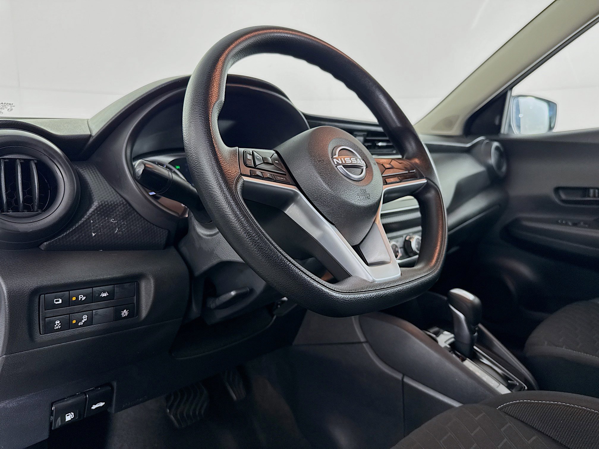Used 2022 Nissan Kicks S image 22