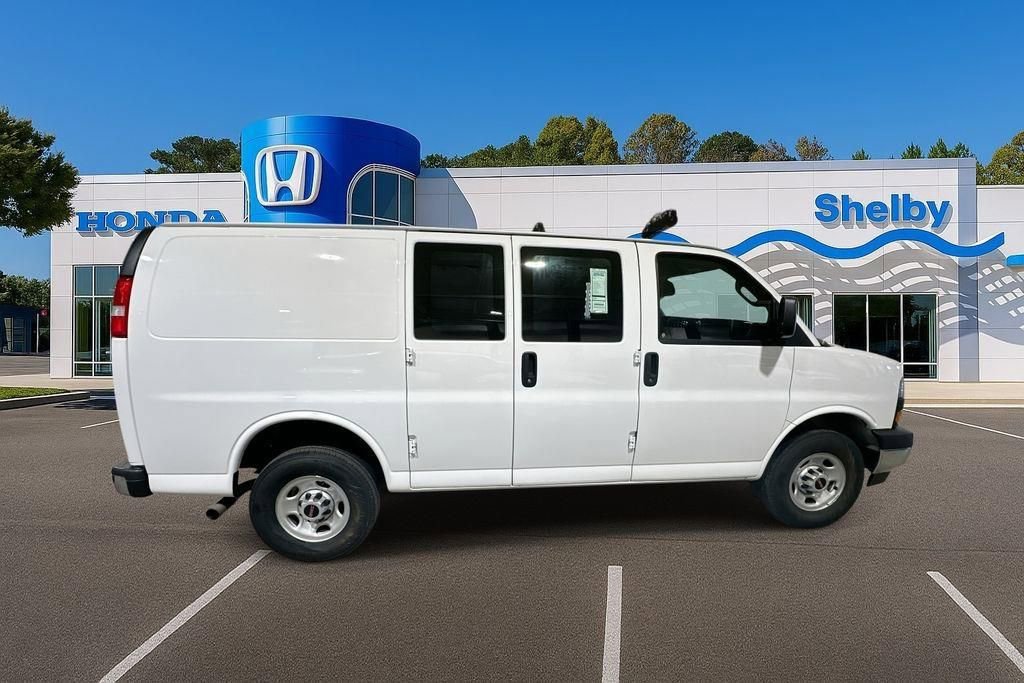 Used 2024 GMC Savana 2500 w/ Driver Convenience Package image 9
