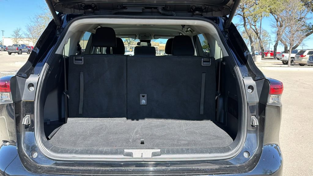 Certified 2025 Toyota Highlander LE image 37