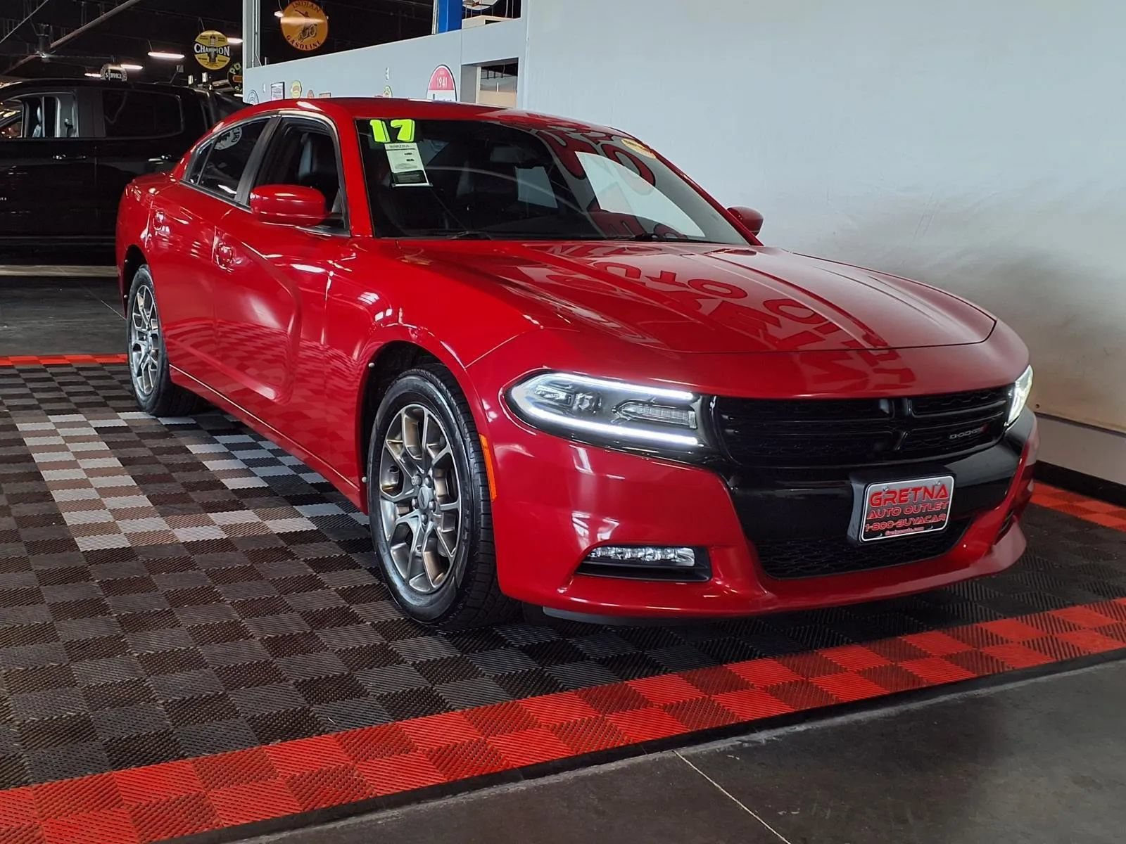Used 2017 Dodge Charger SXT w/ AWD Plus Group image 2