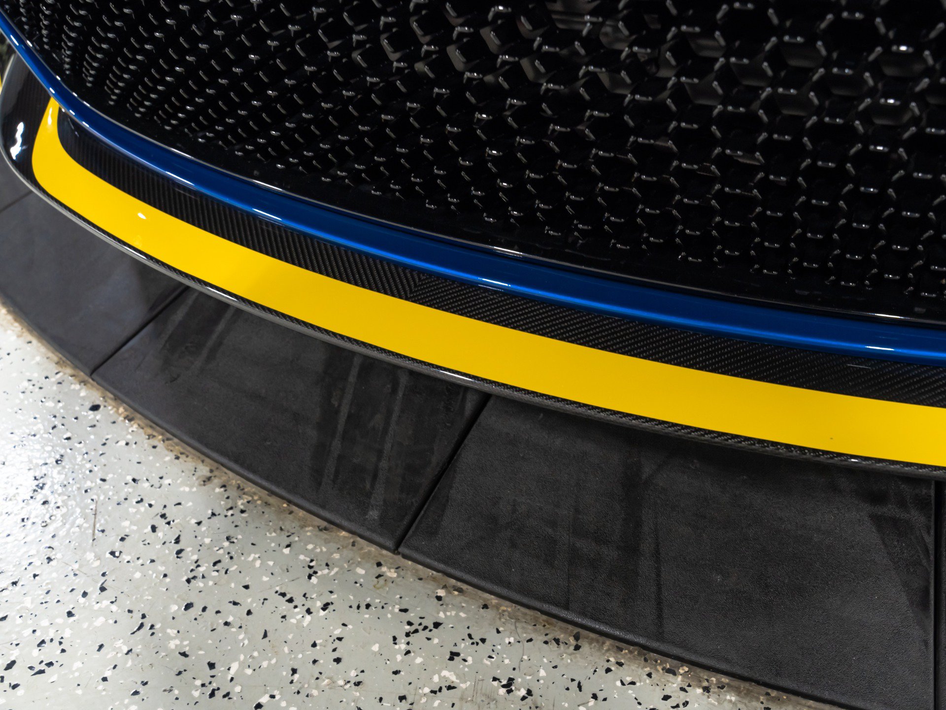 Used 2023 Aston Martin DBS Superleggera Volante RWD image 28