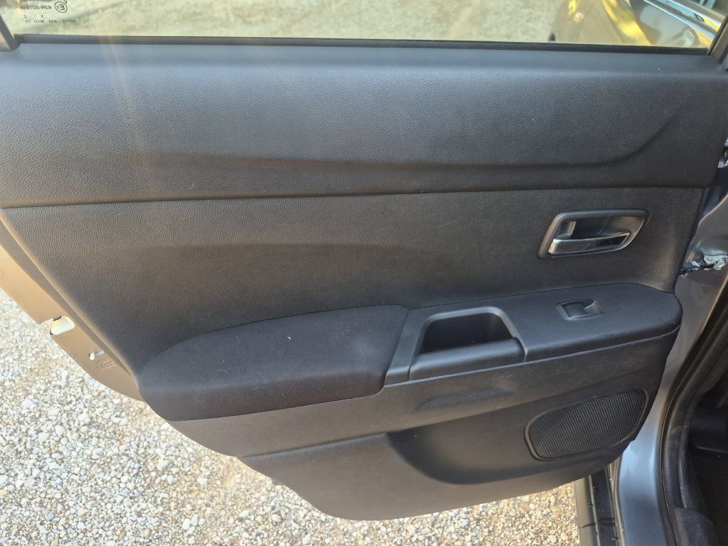Used 2014 Mitsubishi Outlander Sport SE FWD image 23
