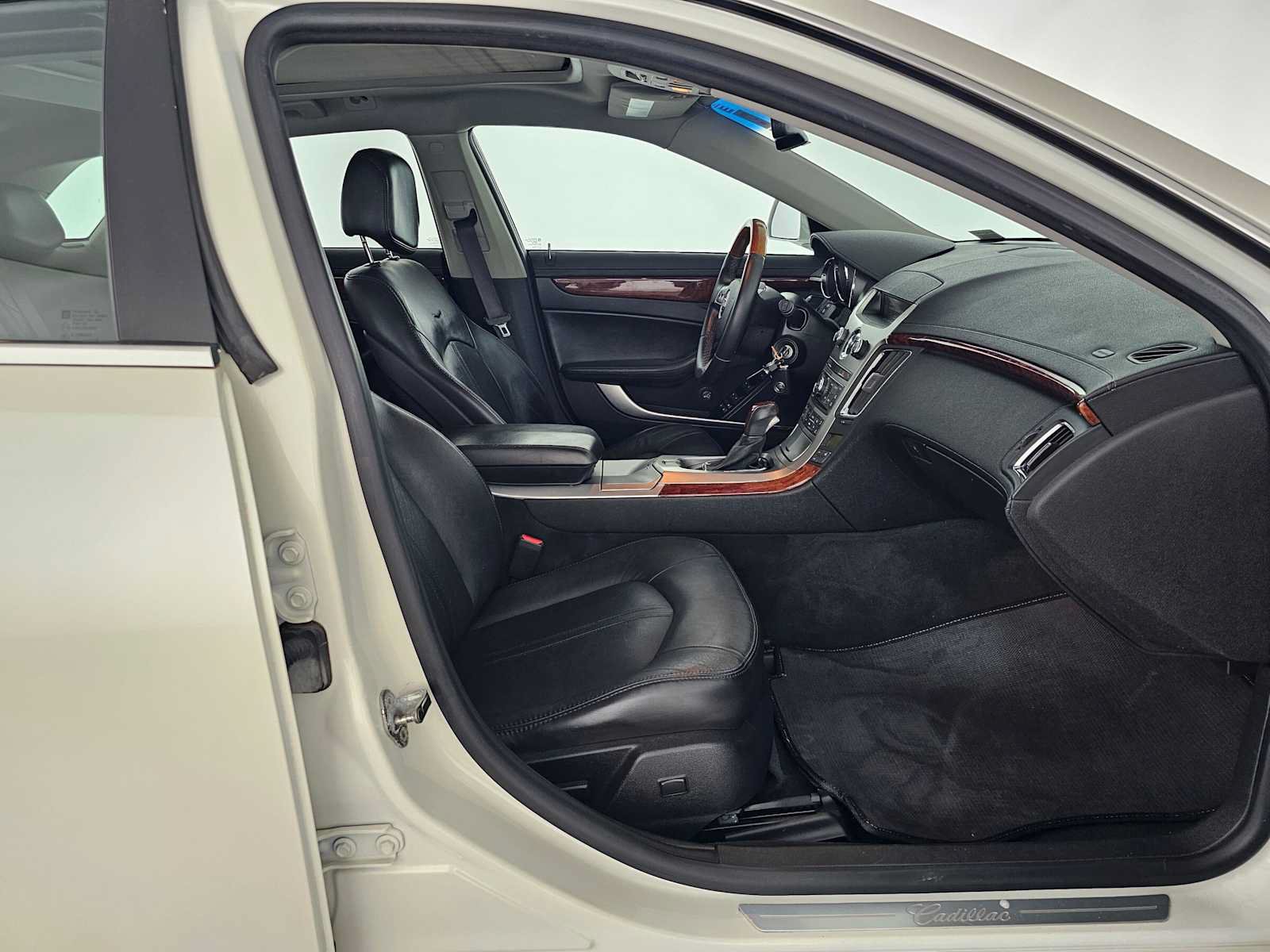 Used 2010 Cadillac CTS Luxury RWD image 10