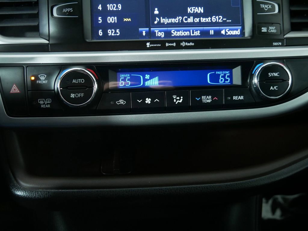 Used 2018 Toyota Highlander XLE image 28