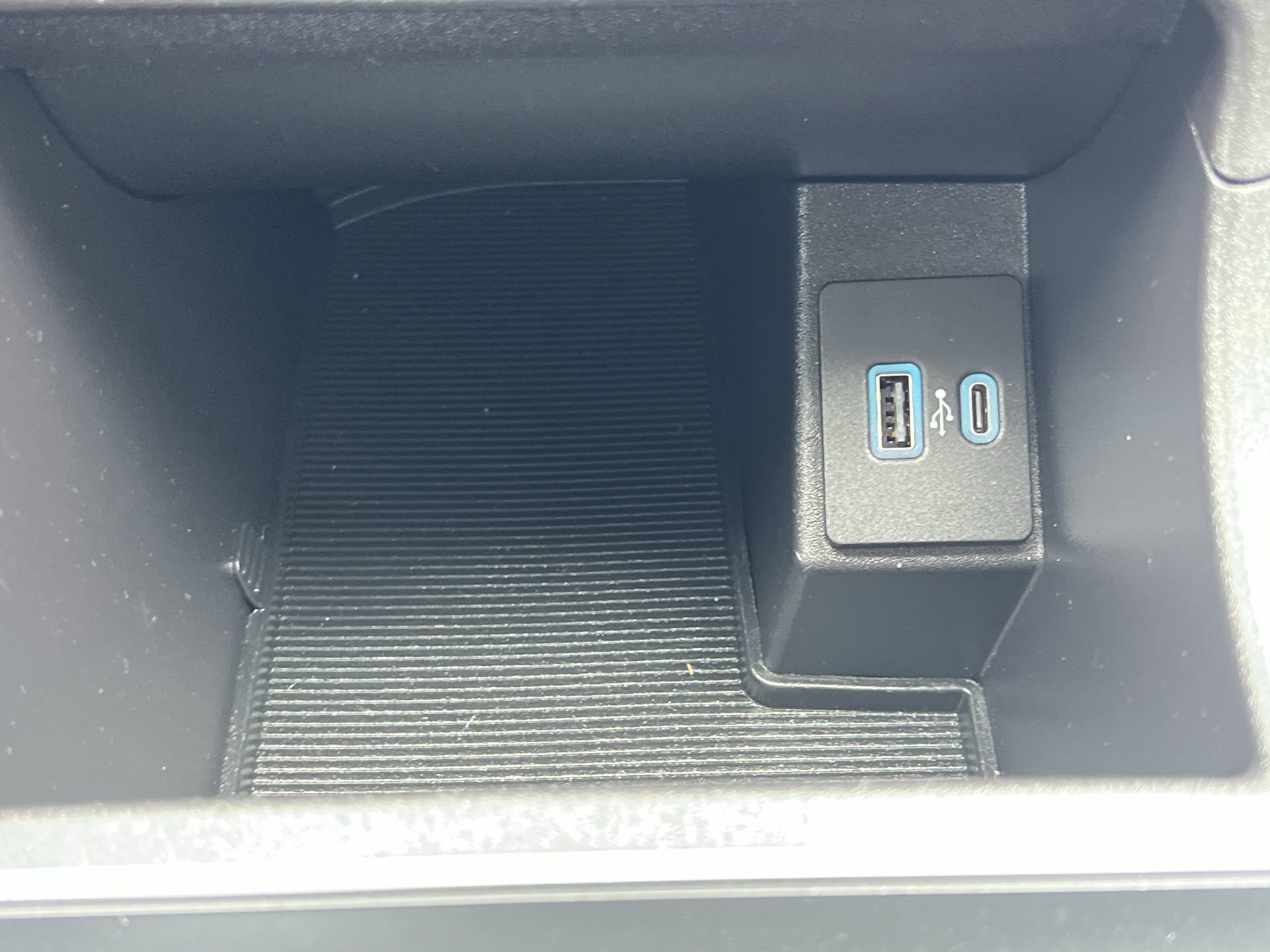 Certified 2023 Ford Edge SE w/ Black Appearance Package image 10