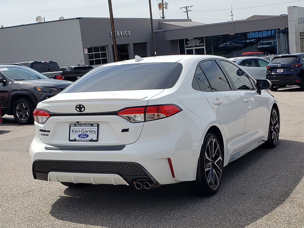 Used 2022 Toyota Corolla SE w/ SE Premium Package FWD image 5